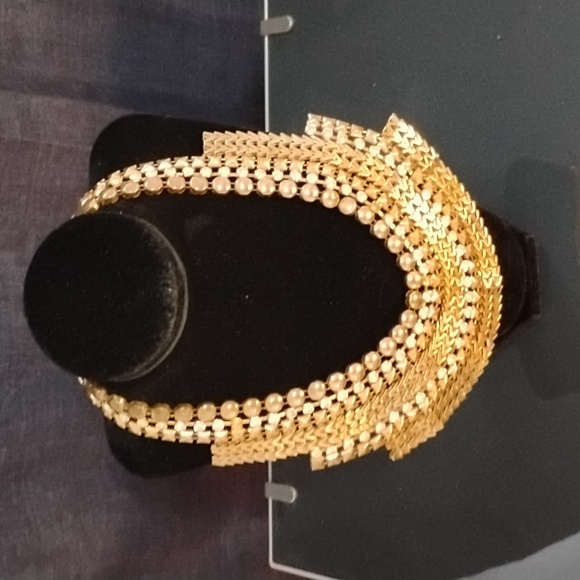 Associated Necklaces - Picture 9 of 12